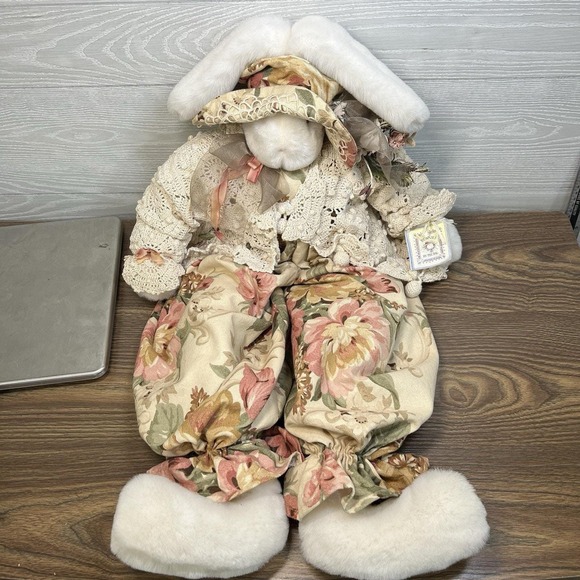 Vintage Large BUNNIES BY THE BAY Mary Rose '86 handmade by Lenore, Anacortes, Wa - threedaughtersproperties.com Vintage Large BUNNIES BY THE BAY Mary Rose '86 handmade by Lenore, Anacortes, Wa - threedaughtersproperties.com